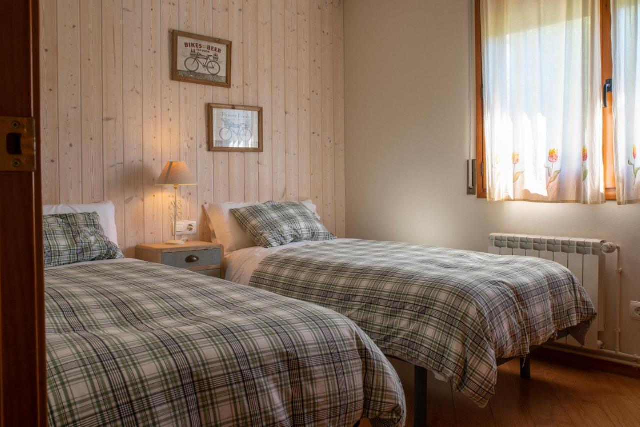 Apartament Cadi- Moixero バガ 部屋 写真